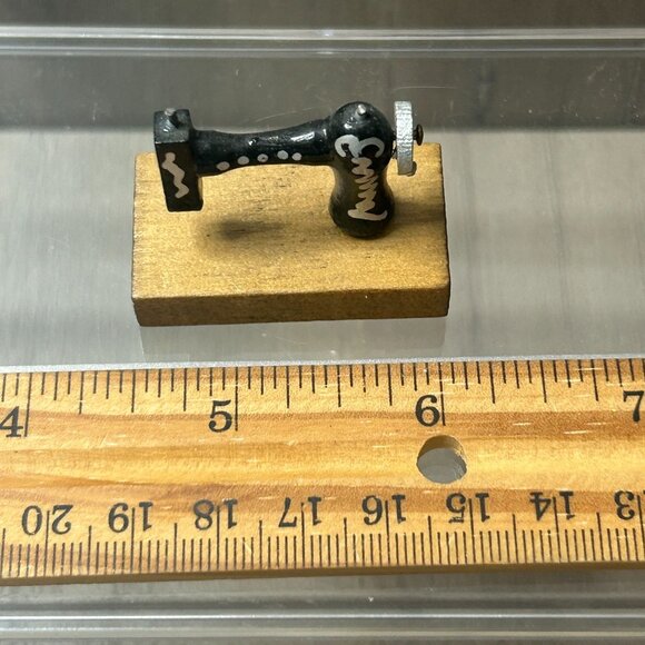 Vintage Shackman Miniature Dollhouse Sewing Machine Figurine - Picture 4 of 5